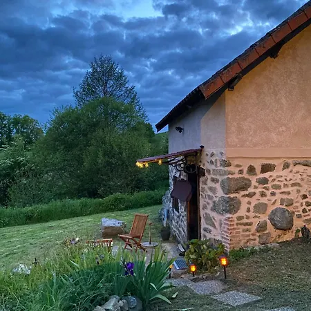 Maisonnette Chaleureuse De 35m2 * Miremont (Puy-de-Dome)